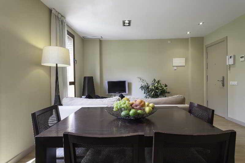Short Stay Group Camp Nou Serviced Apartments Barcelona Eksteriør billede