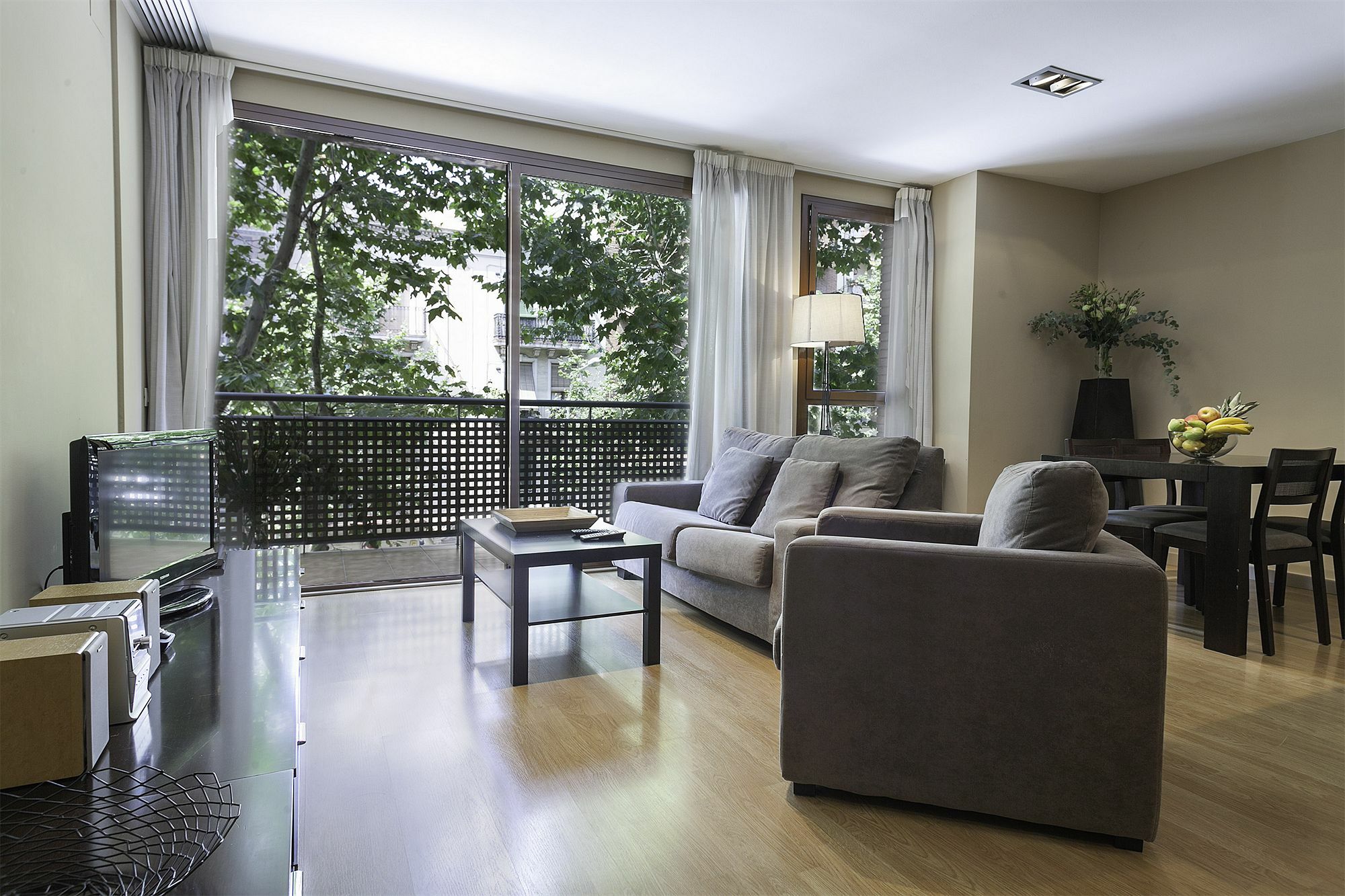 Short Stay Group Camp Nou Serviced Apartments Barcelona Eksteriør billede